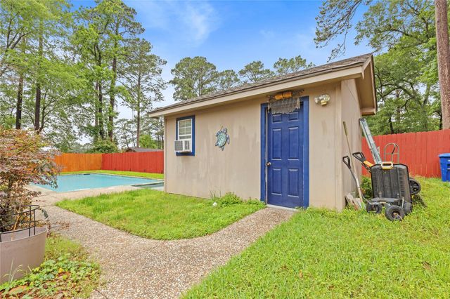 412 Burning Tree Drive, Huntsville, TX 77340