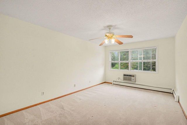 205 Barry Avenue S 207, Wayzata, MN 55391