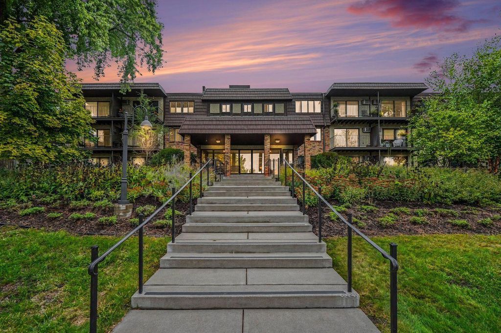 205 Barry Avenue S 207, Wayzata, MN 55391 — photo 2