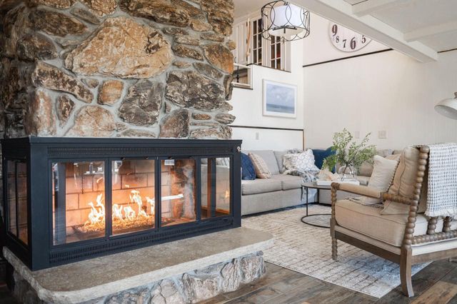 N29W27397 Peninsula DRIVE, Pewaukee, WI 53072
