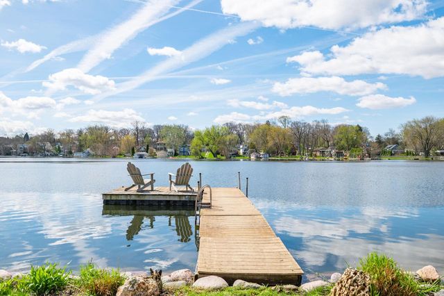 N29W27397 Peninsula DRIVE, Pewaukee, WI 53072