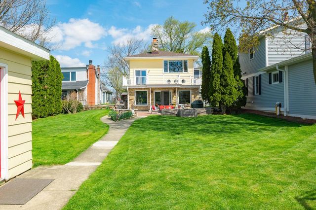 N29W27397 Peninsula DRIVE, Pewaukee, WI 53072