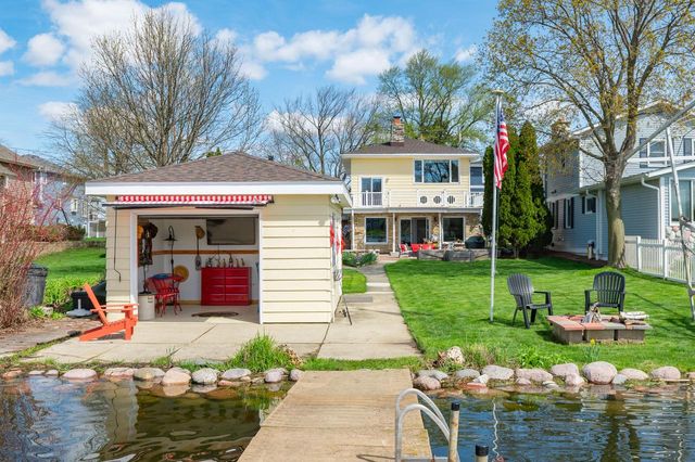 N29W27397 Peninsula DRIVE, Pewaukee, WI 53072
