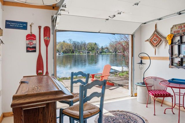 N29W27397 Peninsula DRIVE, Pewaukee, WI 53072