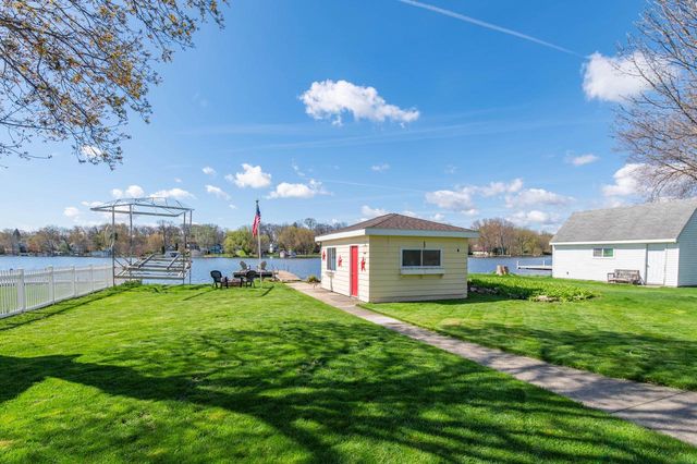 N29W27397 Peninsula DRIVE, Pewaukee, WI 53072