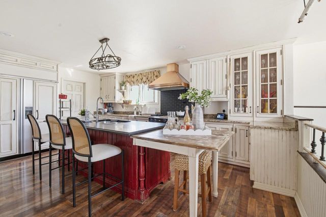N29W27397 Peninsula DRIVE, Pewaukee, WI 53072