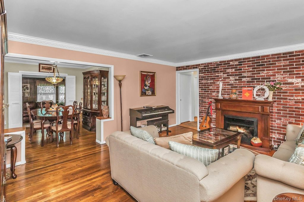 912 Ascan Street, Valley Stream, NY 11580 — photo 4