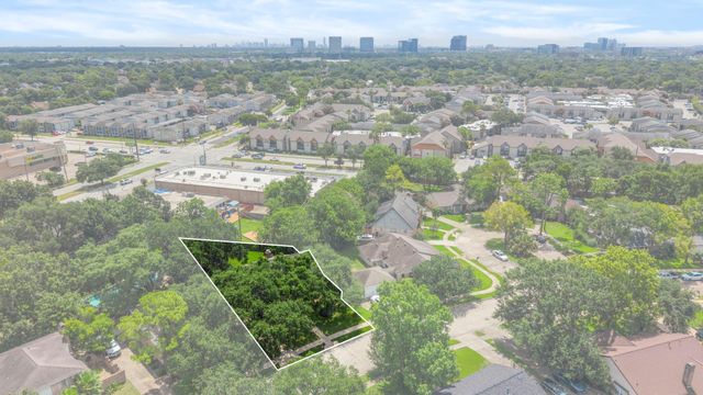 11830 Westmere Drive, Houston, TX 77077