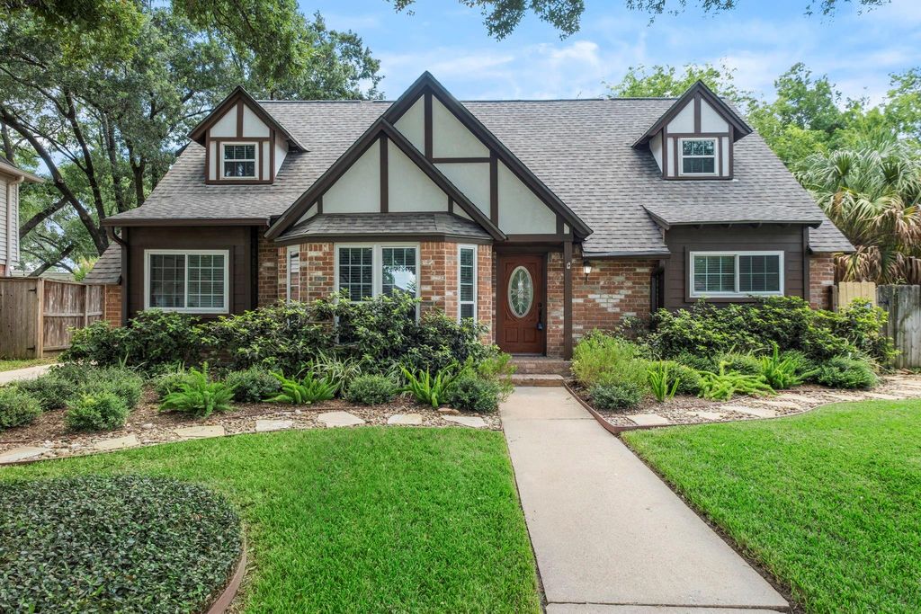 11830 Westmere Drive, Houston, TX 77077