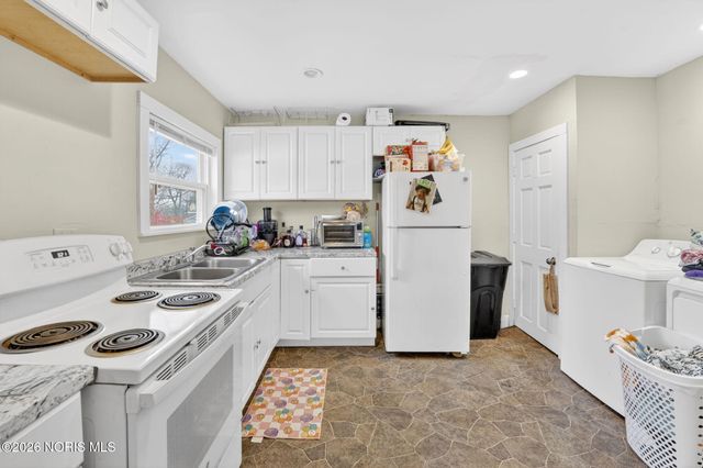 1501 Fernwood Avenue, Toledo, OH 43607