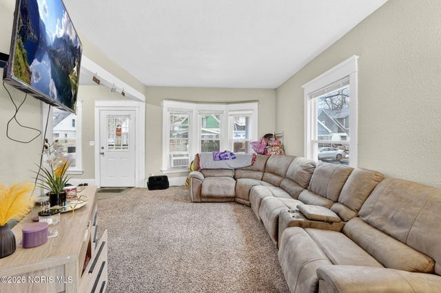 1501 Fernwood Avenue, Toledo, OH 43607