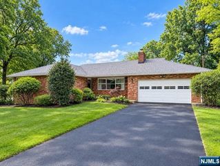 91 Rose Avenue, Woodcliff Lake, NJ 07677