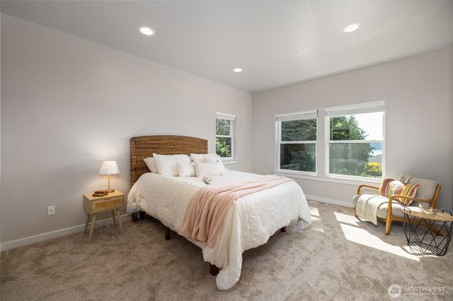 9924 Sunset Drive, La Conner, WA 98257