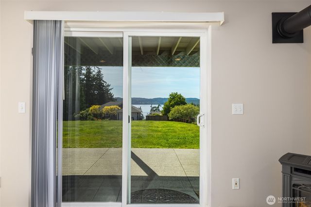 9924 Sunset Drive, La Conner, WA 98257