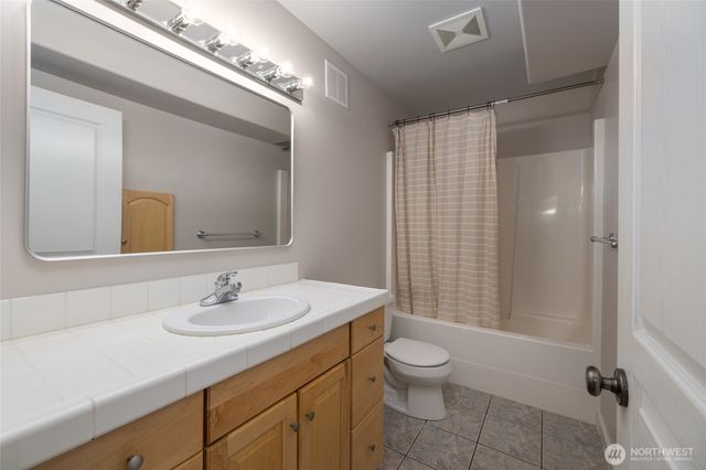 9924 Sunset Drive, La Conner, WA 98257