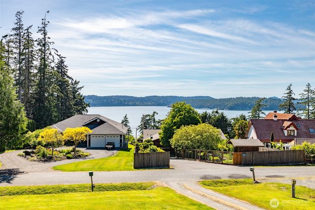 9924 Sunset Drive, La Conner, WA 98257