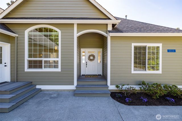 9924 Sunset Drive, La Conner, WA 98257