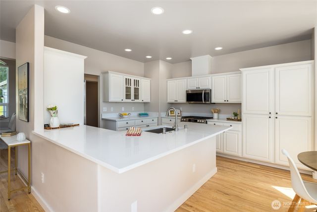9924 Sunset Drive, La Conner, WA 98257
