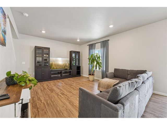 42781 Ivydel Cir, Elizabeth, CO 80107