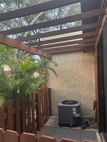 6180 NW 32nd Ter, Fort Lauderdale, FL 33309