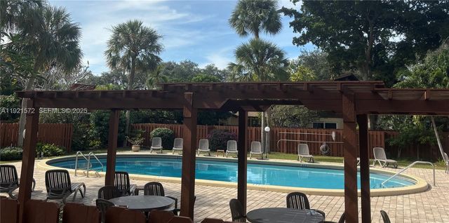 6180 NW 32nd Ter, Fort Lauderdale, FL 33309