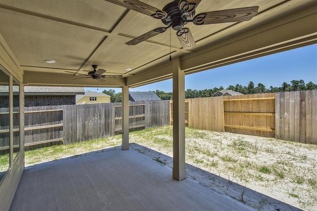 2622 Ivy Wood Lane, Conroe, TX 77385