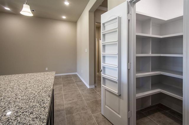 2622 Ivy Wood Lane, Conroe, TX 77385