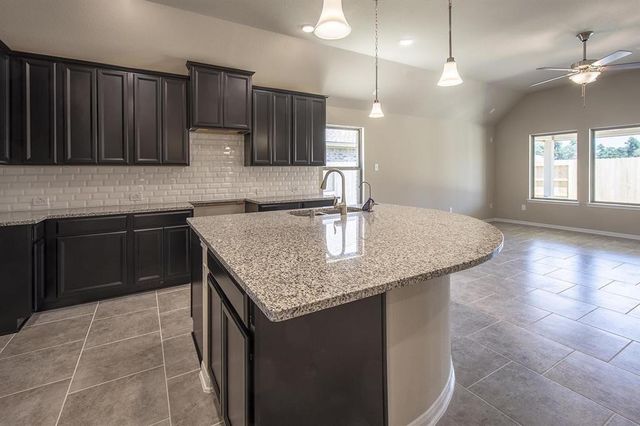 2622 Ivy Wood Lane, Conroe, TX 77385