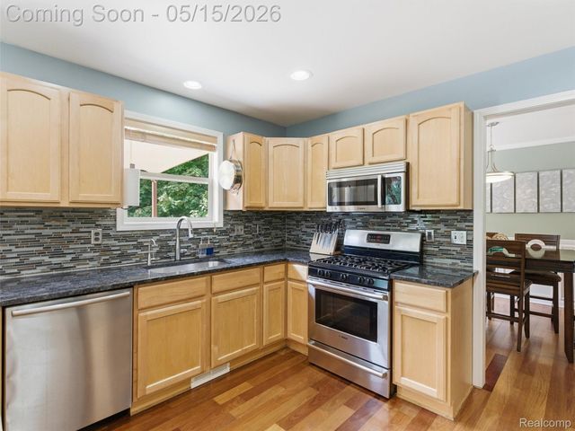4241 Island Park Drive, Waterford Charter Township, MI 48329