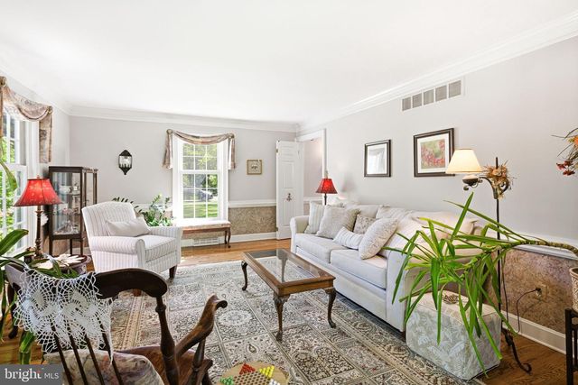 3 LOOKOUT LN, Washington Crossing, PA 18977