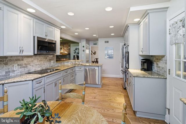 3 LOOKOUT LN, Washington Crossing, PA 18977
