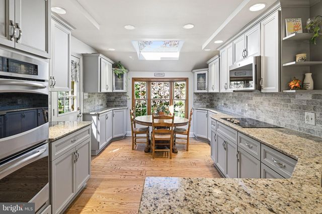 3 LOOKOUT LN, Washington Crossing, PA 18977