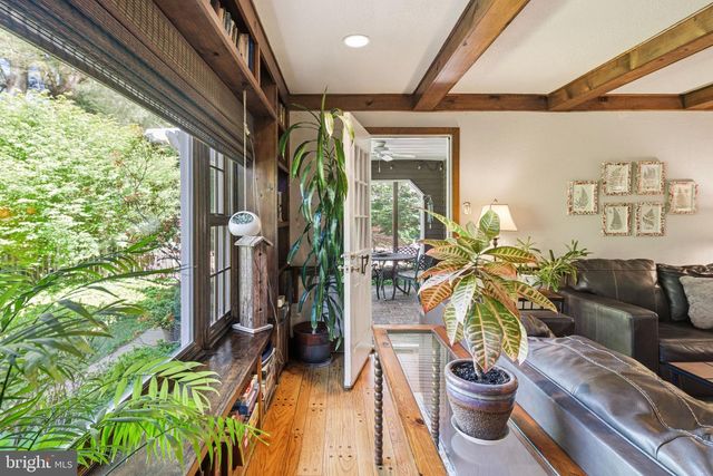 3 LOOKOUT LN, Washington Crossing, PA 18977