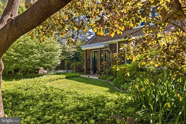 3 LOOKOUT LN, Washington Crossing, PA 18977