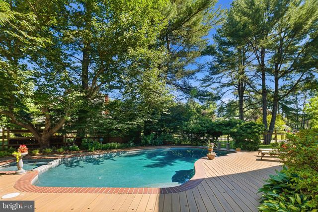 3 LOOKOUT LN, Washington Crossing, PA 18977
