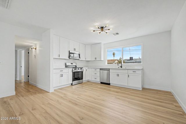 3123 W WINDROSE Drive, Phoenix, AZ 85029