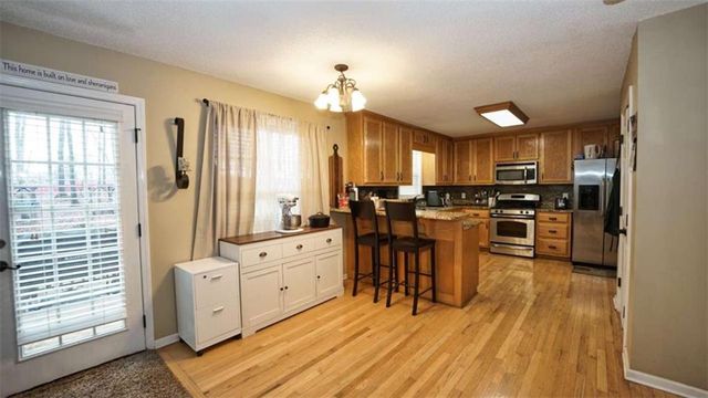 1049 Fieldstone Drive, Canton, GA 30114