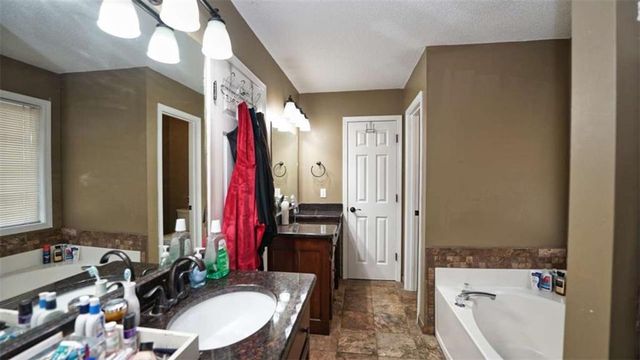 1049 Fieldstone Drive, Canton, GA 30114