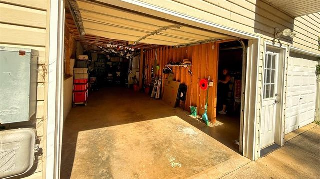 1049 Fieldstone Drive, Canton, GA 30114