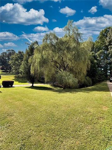 1049 Fieldstone Drive, Canton, GA 30114
