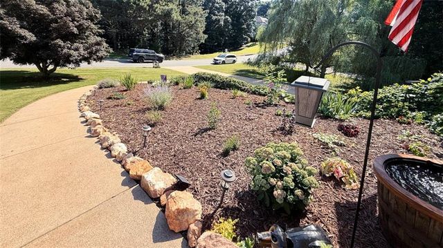 1049 Fieldstone Drive, Canton, GA 30114