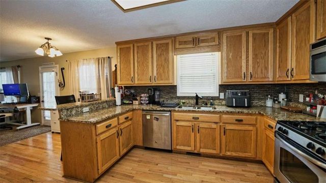 1049 Fieldstone Drive, Canton, GA 30114
