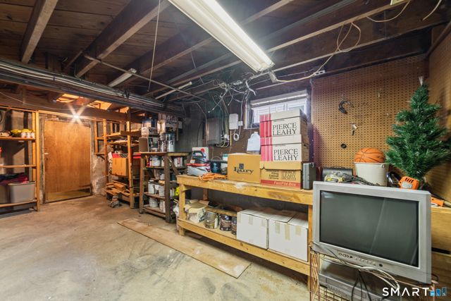 67 Macarthur Drive, Waterbury, CT 06704