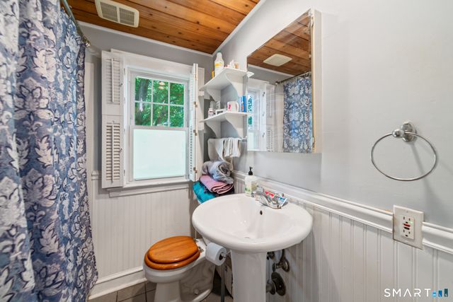 67 Macarthur Drive, Waterbury, CT 06704