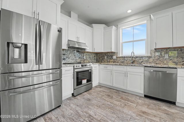 6 Sherman Avenue, Pass Christian, MS 39571