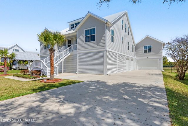 6 Sherman Avenue, Pass Christian, MS 39571