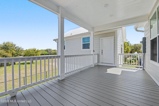 6 Sherman Avenue, Pass Christian, MS 39571