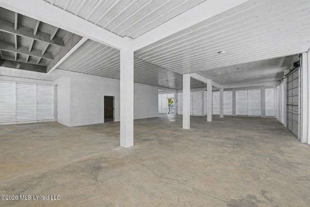 6 Sherman Avenue, Pass Christian, MS 39571