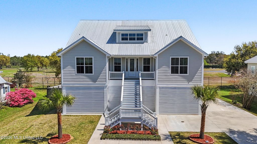 6 Sherman Avenue, Pass Christian, MS 39571