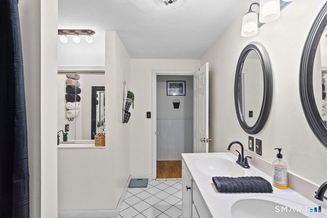 26 Tatnic Hill Road, Brooklyn, CT 06234